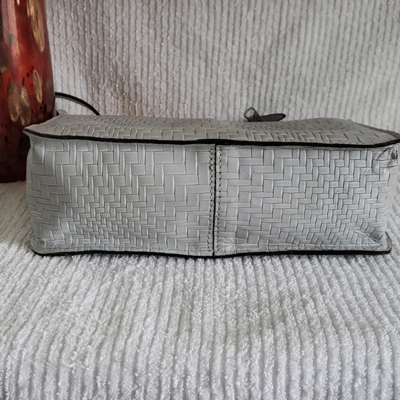 SOLD. Patricia Nash Leather Crossbody Bag - Picture 4 of 11